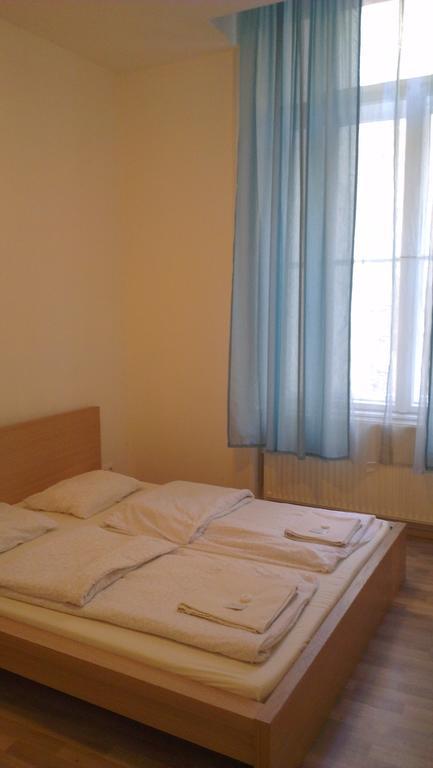 Apartman 4 You Boedapest Buitenkant foto